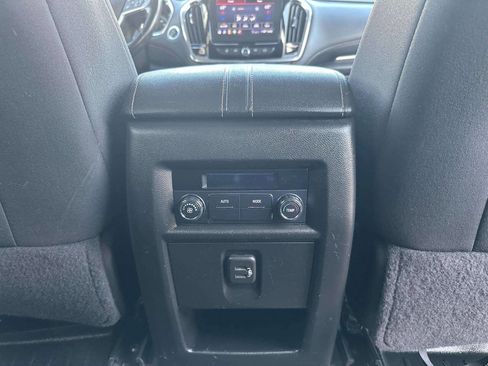 Used 2020 Chevrolet Traverse LT AWD/4WD image 23