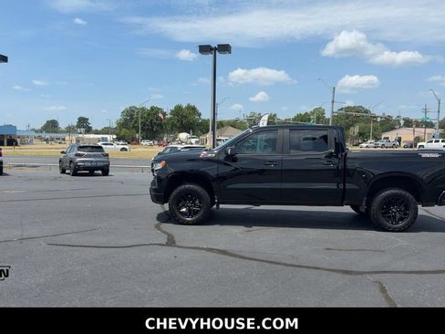 Used 2024 Chevrolet Silverado 1500 LT Trail Boss w/ LT Trail Boss Premium Package AWD/4WD image 5
