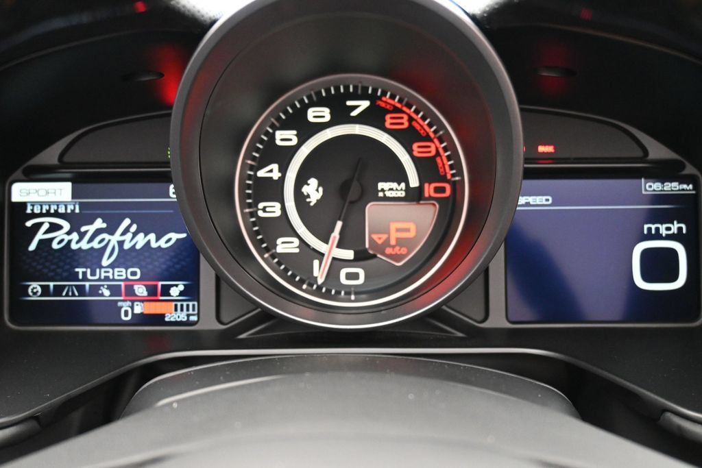 Used 2020 Ferrari Portofino RWD image 12