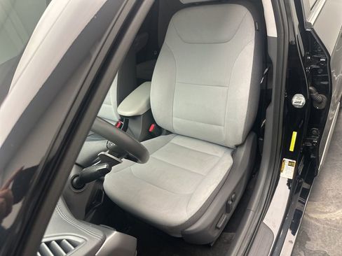 Used 2022 Hyundai Ioniq SE image 15