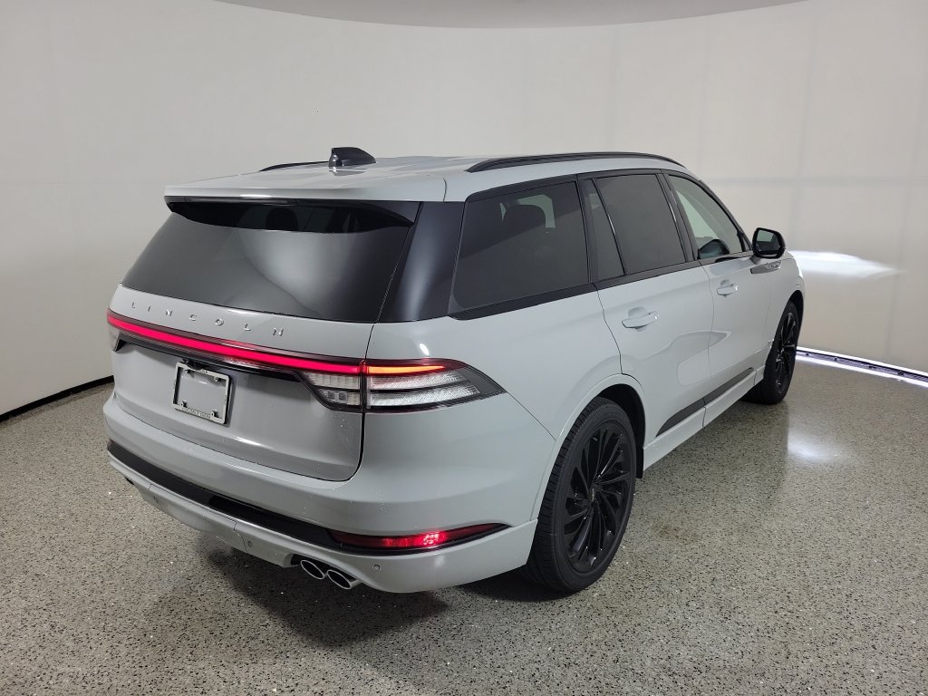 New 2027 Lincoln Aviator Reserve w/ Luxury Package RWD image 4