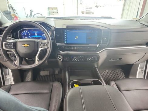 Used 2025 Chevrolet Silverado 2500 LTZ w/ LTZ Convenience Package image 26