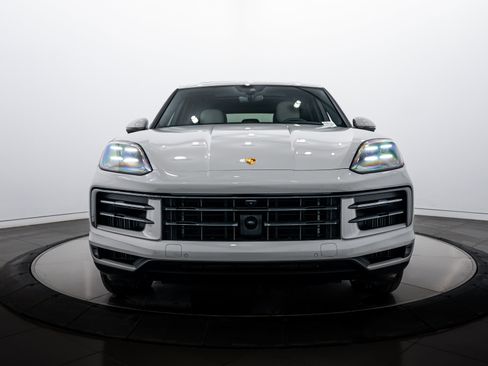 Certified 2025 Porsche Cayenne S AWD/4WD image 10