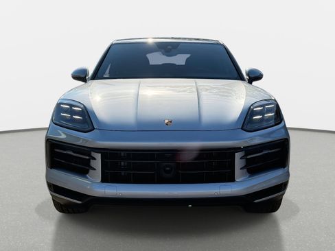 Used 2024 Porsche Cayenne Coupe image 8