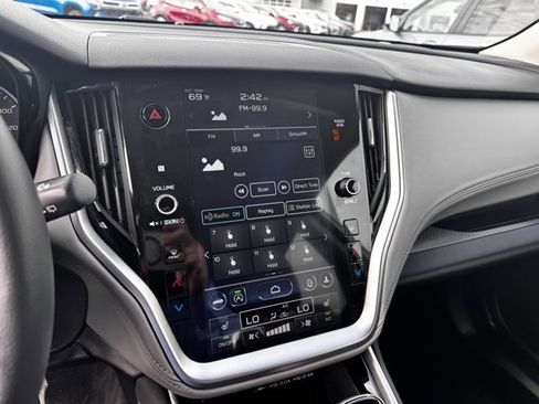 Used 2024 Subaru Outback Premium image 17