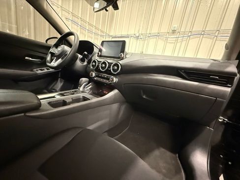 Used 2025 Nissan Sentra SV FWD image 19