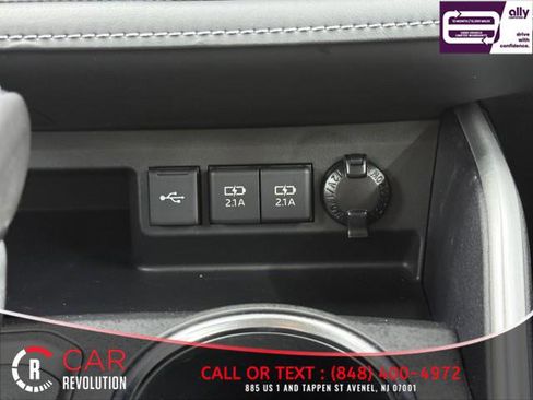 Used 2021 Toyota Highlander LE image 35