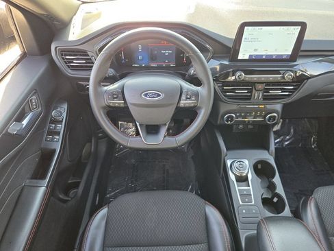 Used 2025 Ford Escape ST-Line FWD image 12