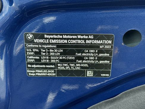 Used 2023 BMW 530e w/ Convenience Package image 21