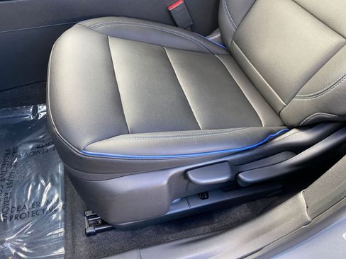 Used 2025 Buick Envista Sport Touring image 23