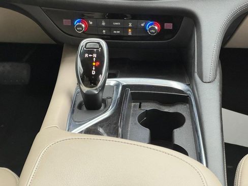 Used 2019 Buick Enclave Essence image 18