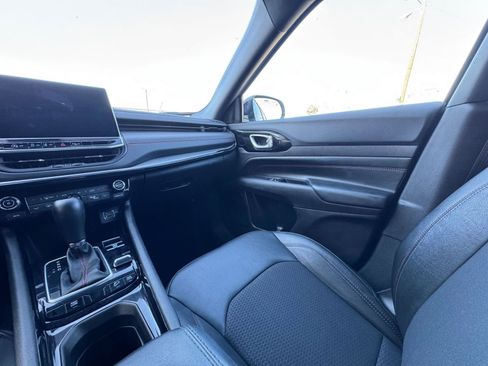 Used 2025 Jeep Compass Trailhawk image 34