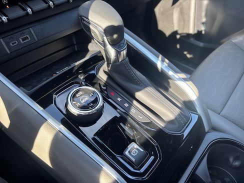 New 2026 Chevrolet Colorado ZR2 w/ Technology Package AWD/4WD image 22