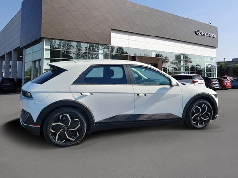 Certified 2024 Hyundai Ioniq 5 SEL RWD image 2