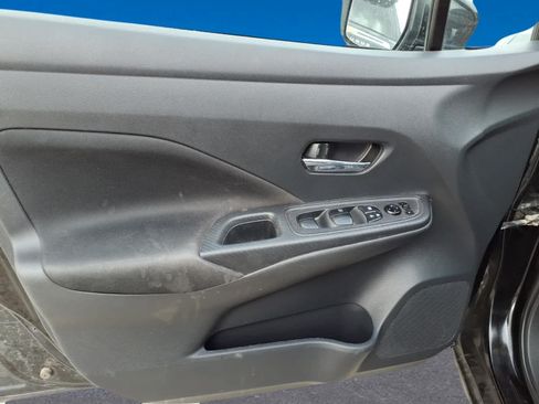 Used 2021 Nissan Versa SV FWD image 7