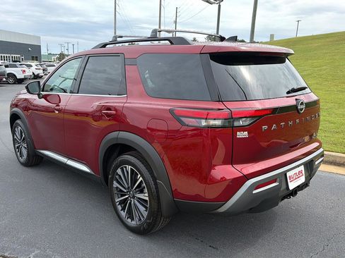 New 2026 Nissan Pathfinder Platinum w/ Cargo Package FWD image 4