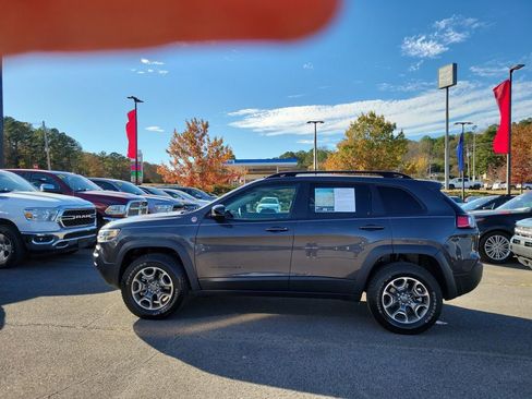 Used 2022 Jeep Cherokee Trailhawk w/ Technology Group B image 6