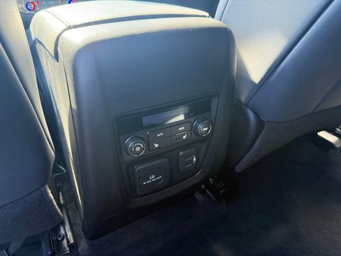 Used 2024 Buick Enclave Premium image 22