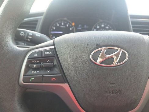 Used 2018 Hyundai Elantra SE w/ SE Connectivity Package 04 image 21