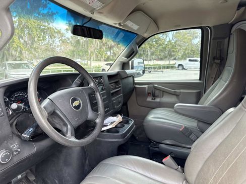 Used 2018 Chevrolet Express 2500 image 18