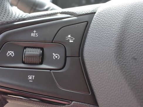 New 2026 Chevrolet Trax LS w/ LS Convenience Package FWD image 19