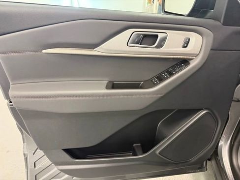 New 2026 Ford Explorer Active image 14