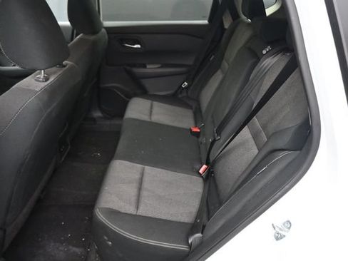 Used 2024 Nissan Rogue SV FWD image 19