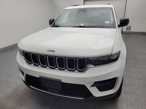 Used 2023 Jeep Grand Cherokee Laredo AWD/4WD image 15