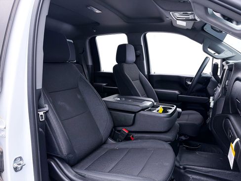 Used 2025 GMC Sierra 2500 Pro RWD image 28