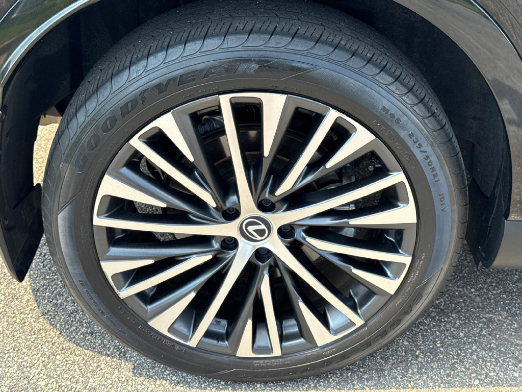 Used 2023 Lexus RX 350 Premium Plus w/ Accessory Package AWD/4WD image 17