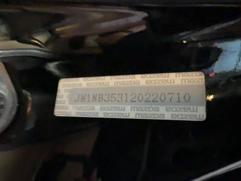 Used 2002 MAZDA MX-5 Miata image 50