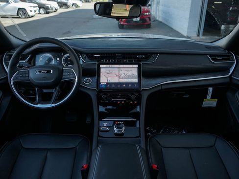 New 2025 Jeep Grand Cherokee Limited w/ Trailer Tow Package image 13