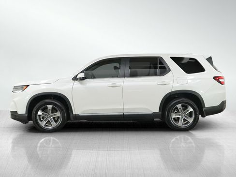 Used 2025 Honda Pilot EX-L image 2