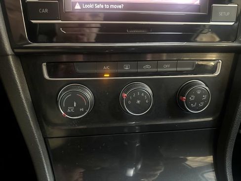 Used 2019 Volkswagen Golf S FWD image 17