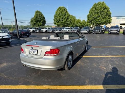 Used 2010 BMW 128i Convertible RWD image 4