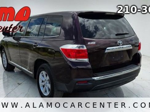 Used 2013 Toyota Highlander FWD image 3
