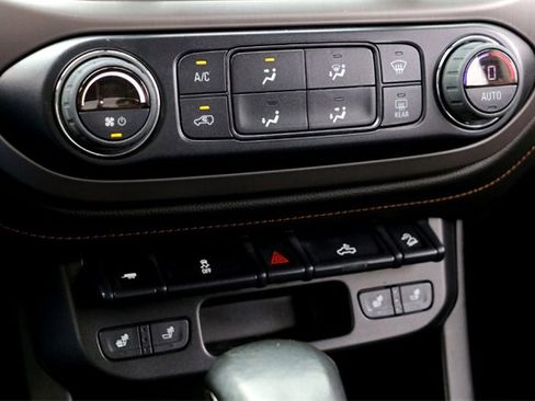 Used 2022 GMC Canyon AT4 w/ Trailering Package image 18