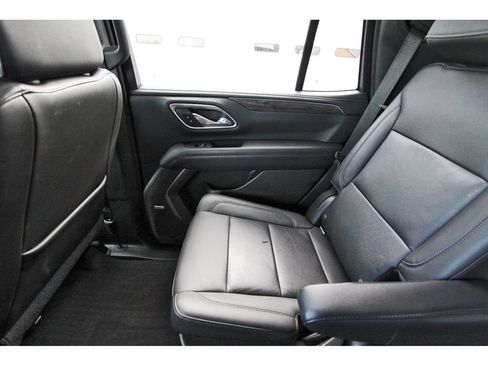 Used 2021 Chevrolet Tahoe Z71 w/ Z71 Signature Package AWD/4WD image 13