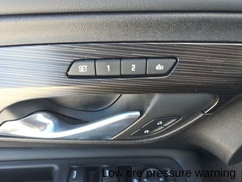 Used 2018 GMC Terrain SLT w/ Preferred Package image 23