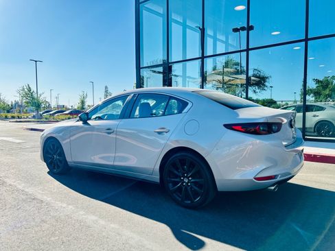 Used 2024 MAZDA MAZDA3 s FWD image 10