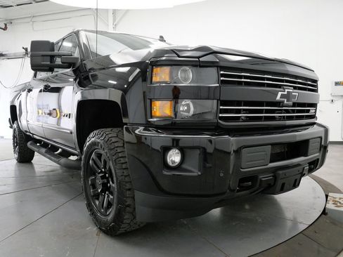 Used 2016 Chevrolet Silverado 2500 LT w/ Midnight Edition AWD/4WD image 39