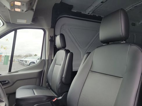 New 2026 Ford Transit 250 148 Medium Roof image 22