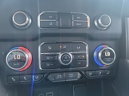 Used 2024 GMC Yukon AT4 w/ AT4 Premium Package AWD/4WD image 21