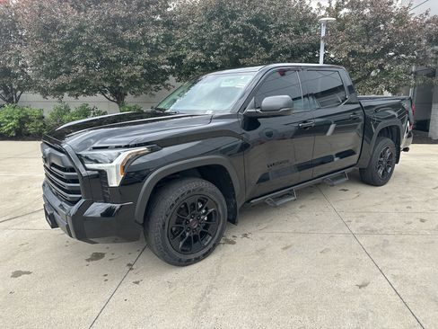 Used 2024 Toyota Tundra SR5 w/ SR5 Premium Package AWD/4WD image 5