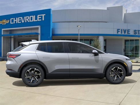 New 2026 Chevrolet Equinox EV LT image 5