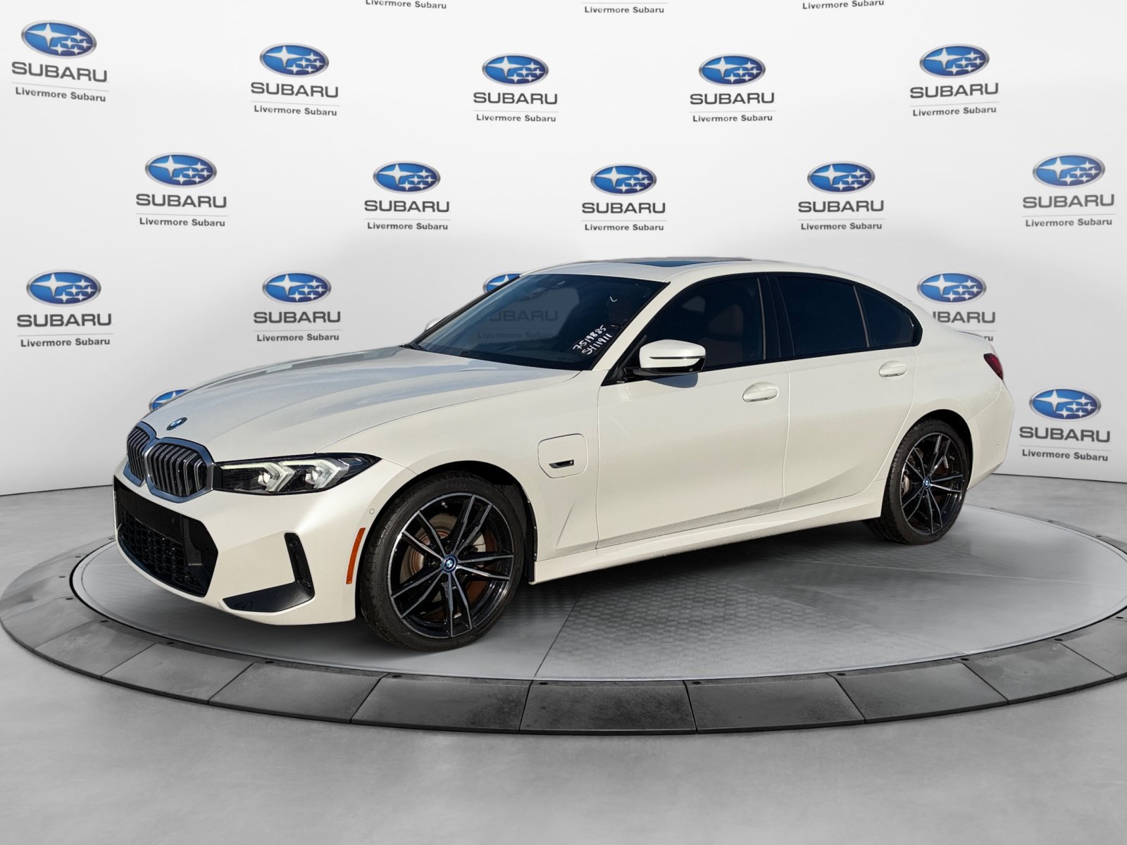 Used 2023 BMW 330e RWD image 3
