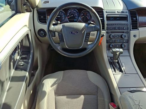 Used 2012 Ford Taurus SEL image 11