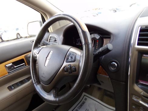 Used 2012 Lincoln MKX FWD image 40