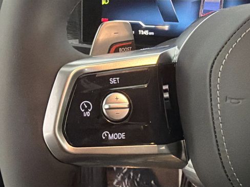 New 2026 BMW 750e xDrive image 34