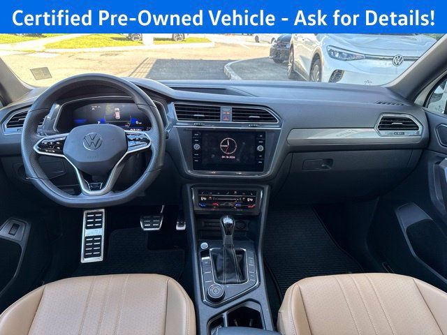 Used 2023 Volkswagen Tiguan SE R-Line AWD/4WD image 4